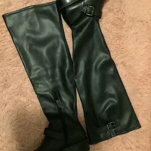 Elegant Black Heeled Boots